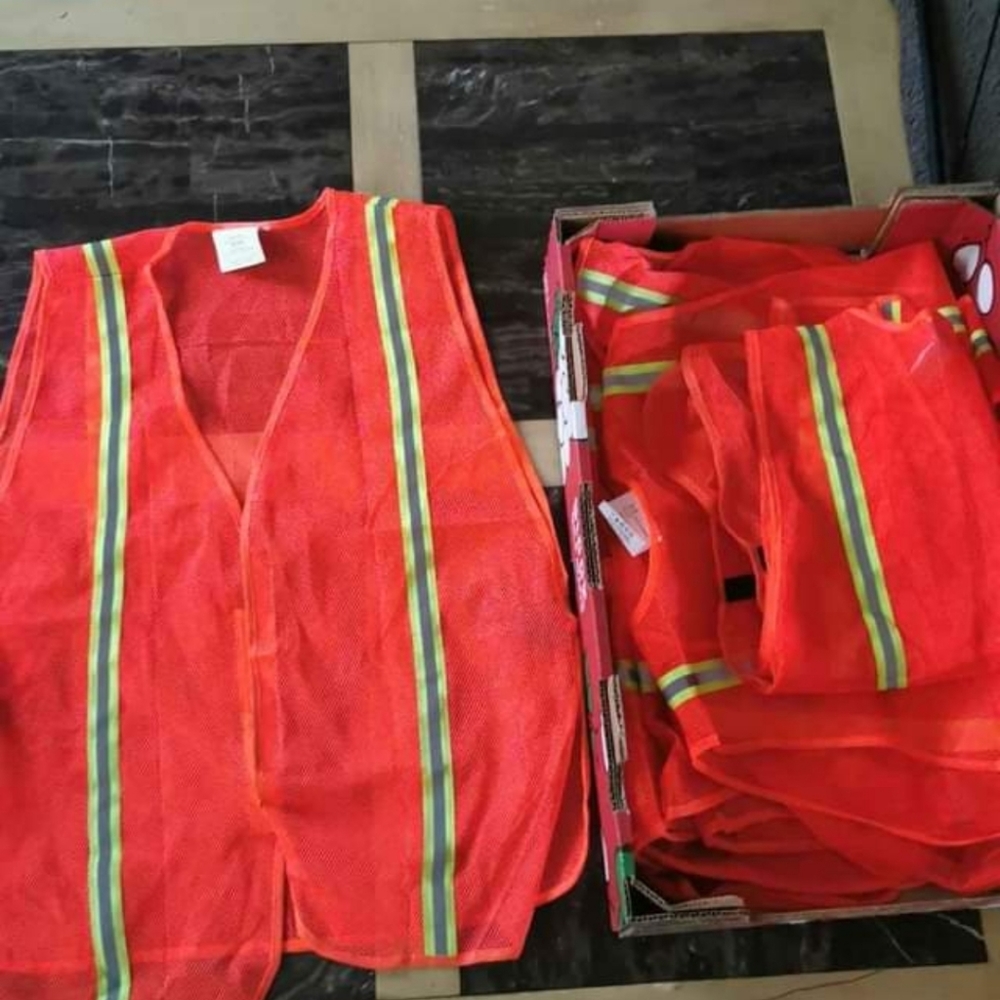 12 New Safety Vests